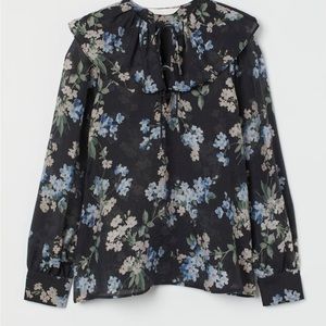 🔥H&M long sleeve ruffle floral pirate blouse